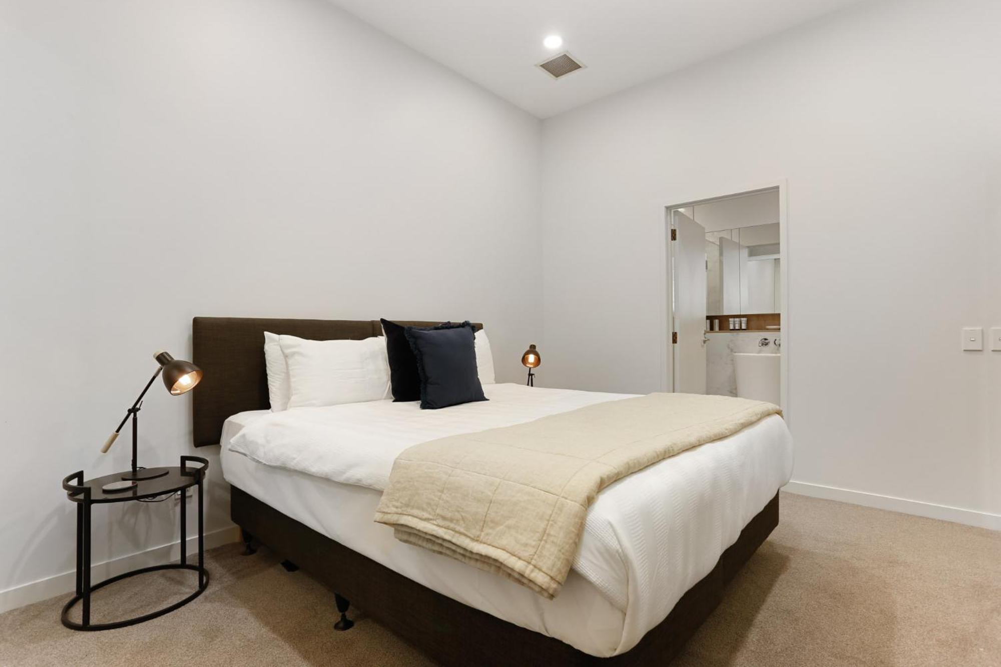 Hobson Quay Apartments By Urban Rest Окленд Экстерьер фото